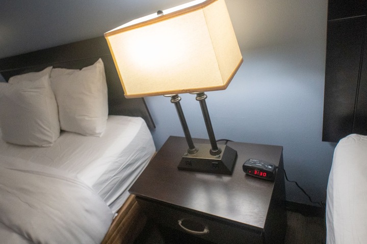 Room 4 of 16