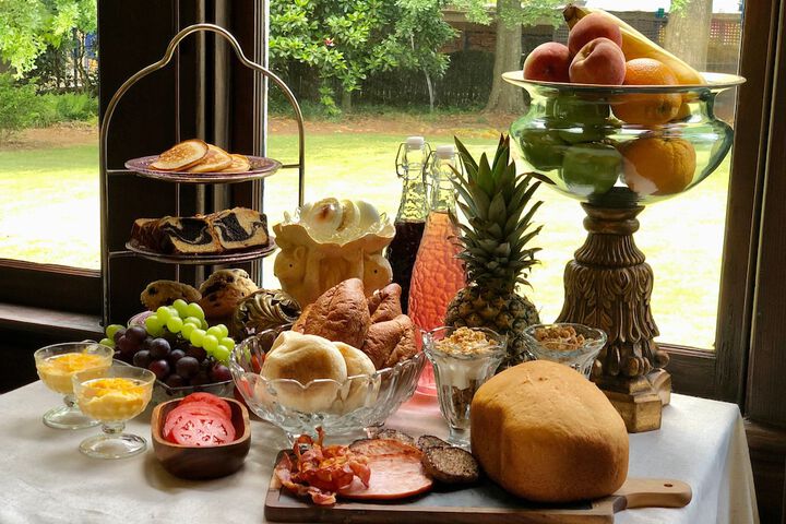 Heritage House Bed & Breakfast - Boutique Adults-Only Inn