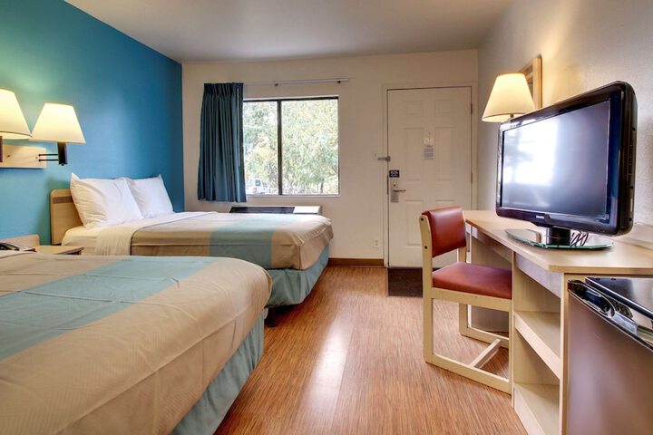 Room 19 of 38