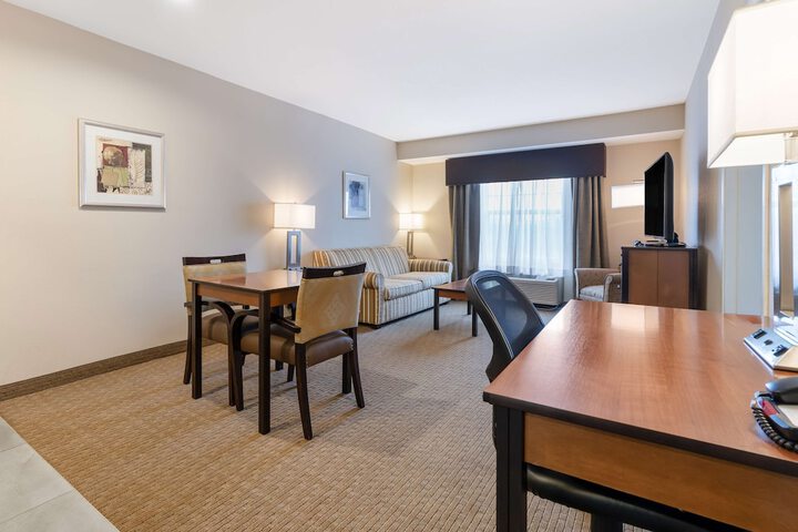 Room 7 of 37