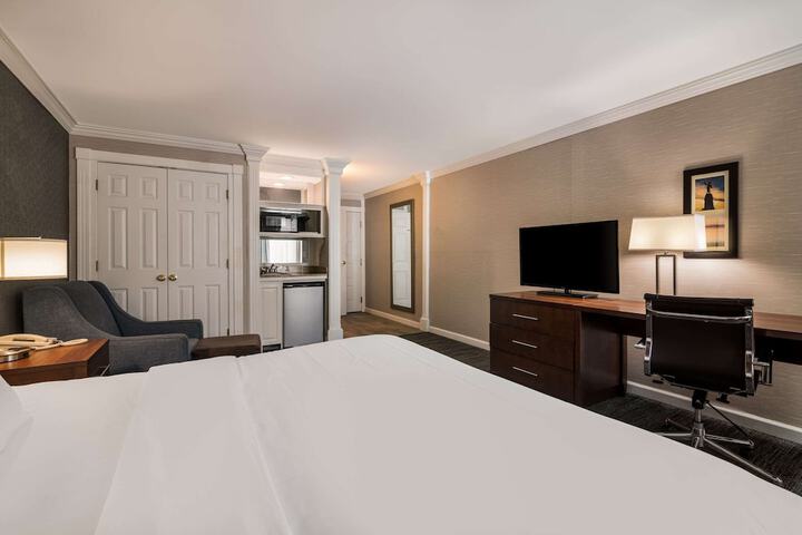 Room 22 of 65