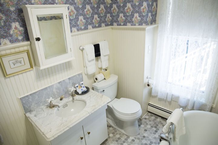 Brook Farm Inn