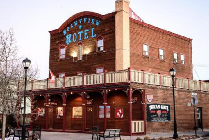 THE COCHRANE ROCKYVIEW HOTEL