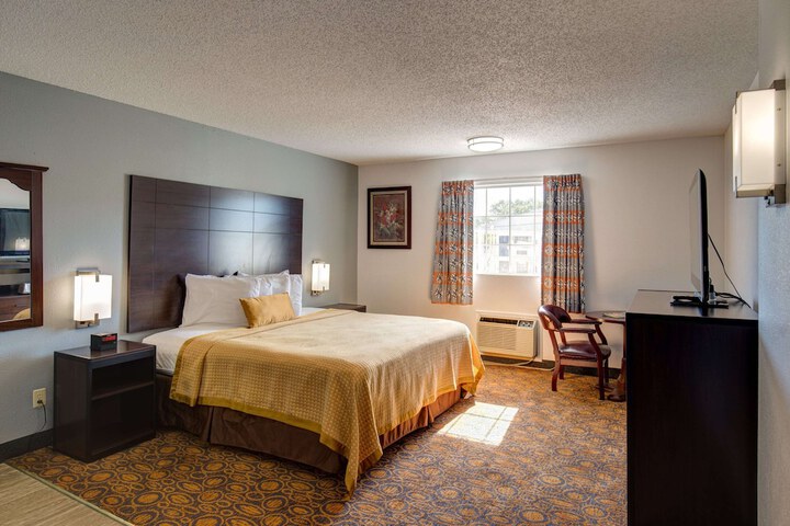 Room 34 of 50