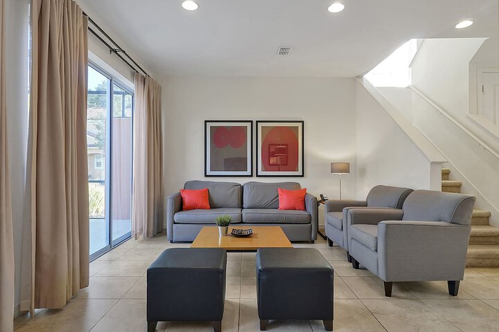 Regal Oaks Resort Vacation Townhomes by IDILIQ