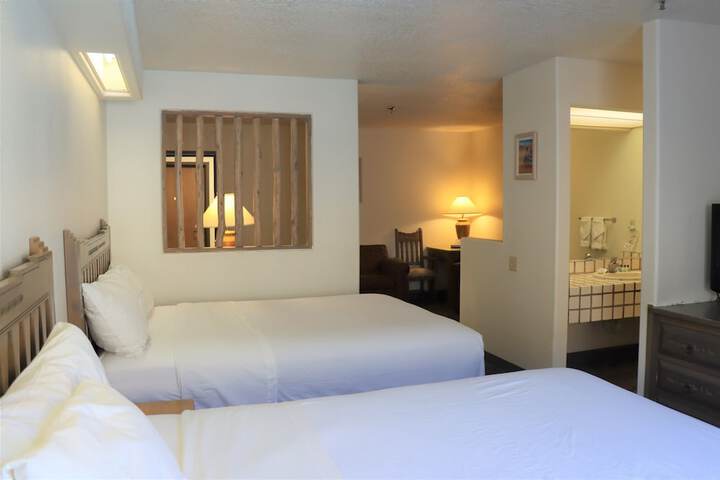 Sagebrush Inn & Suites