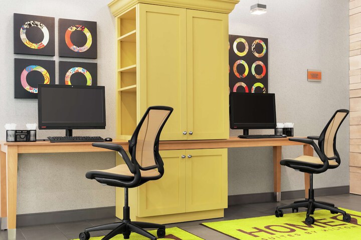 Business Center 26 of 29