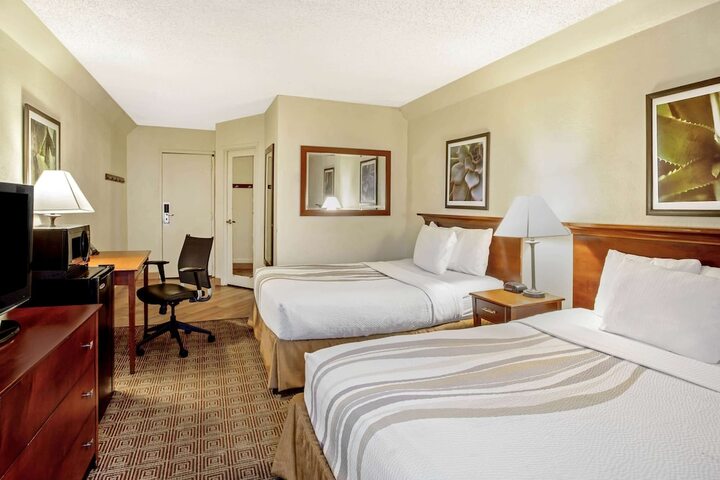 Room 22 of 46