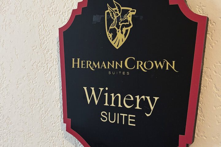 Hermann Crown Suites
