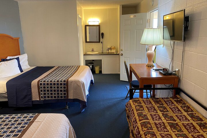 Room 15 of 38