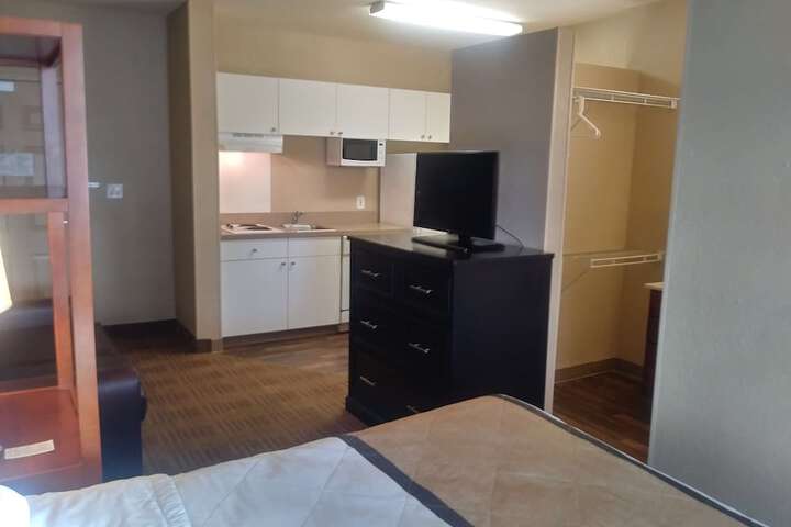 Room 11 of 36