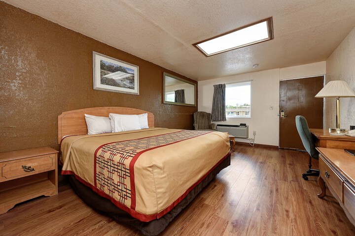 Room 57 of 75