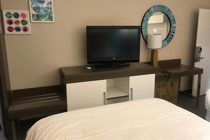 Room 12 of 24
