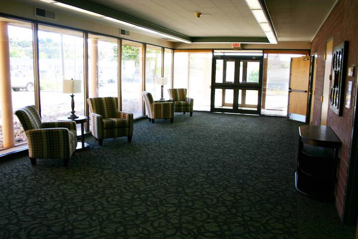 The Cairn Hotel