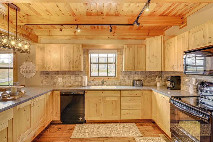 Modern Cabin w / Grill Near Golf & Bass Fishing!