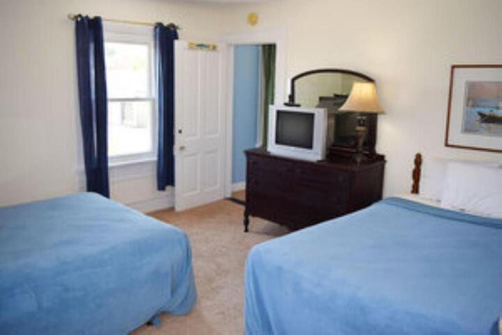 Main Street Suite House- 5 bedrooms