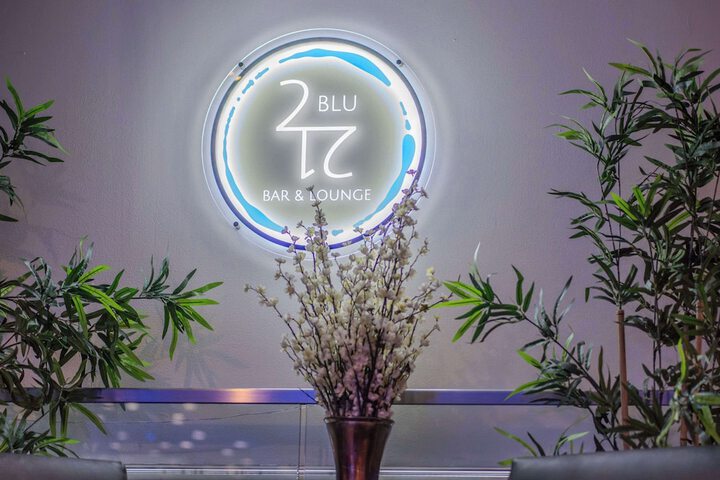 Lounge 103 of 111