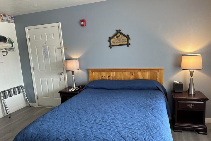 Rustic Inn Motel