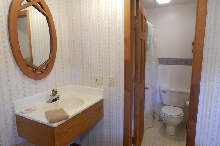 Room 6 of 24