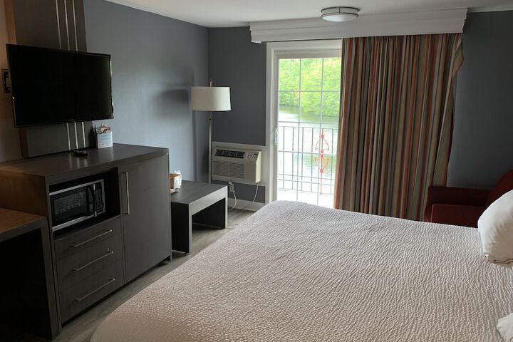 Super 8 by Wyndham Sturbridge