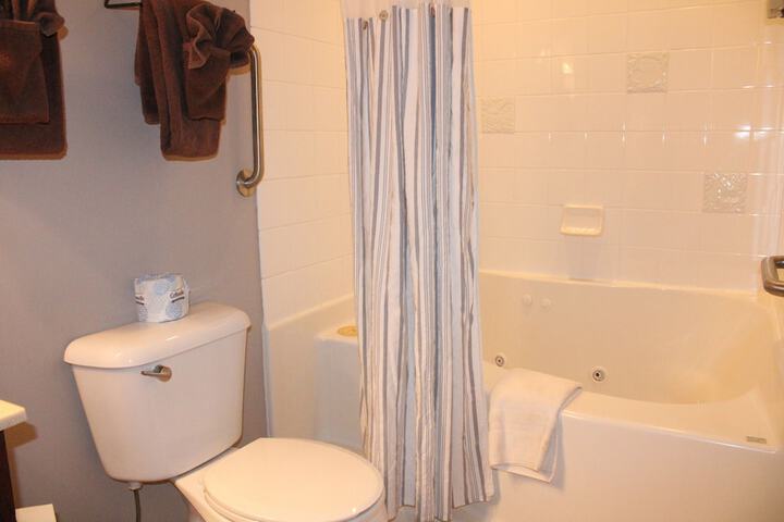 Room 120 of 374
