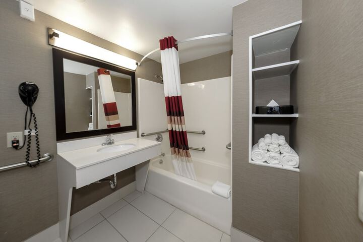 Room 25 of 51