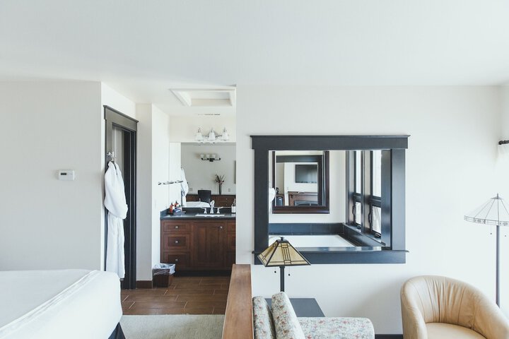 Room 35 of 147