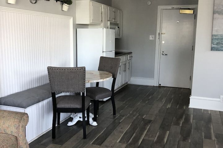 Room 53 of 74
