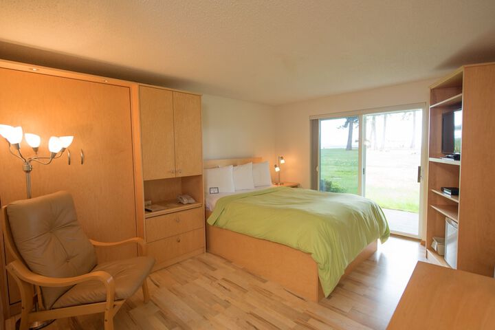 Room 15 of 48