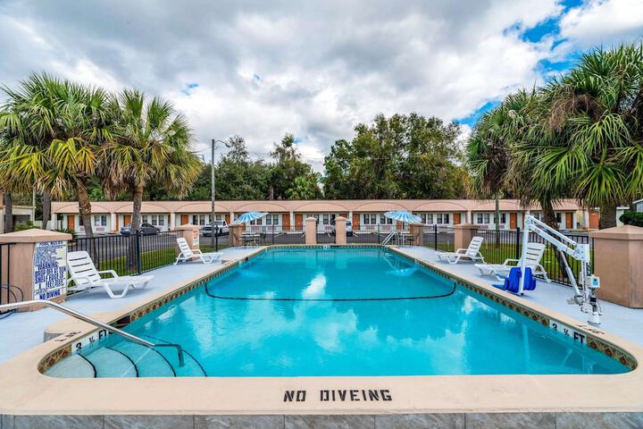 Pool 9 of 35