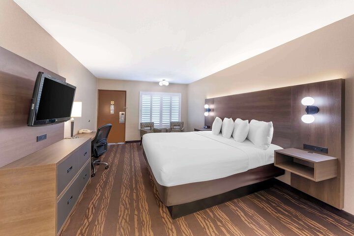 Room 44 of 54