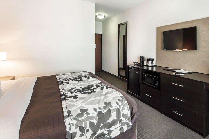 Room 10 of 50