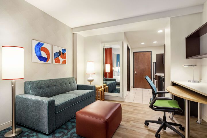 Room 32 of 63