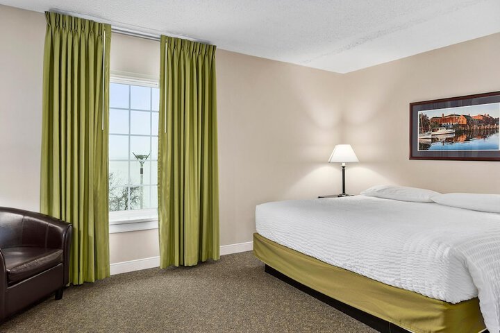 Room 9 of 24