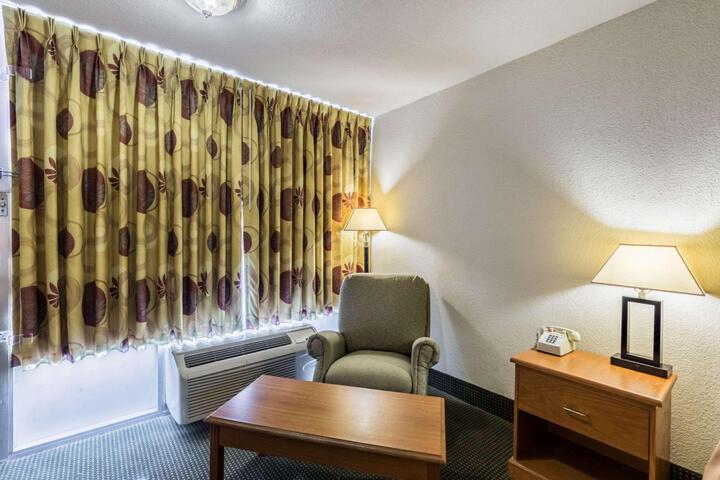 Econo Lodge Baytown
