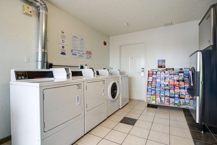 Laundry 29 of 33