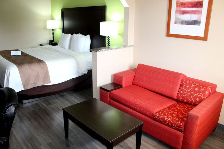 Room 32 of 46