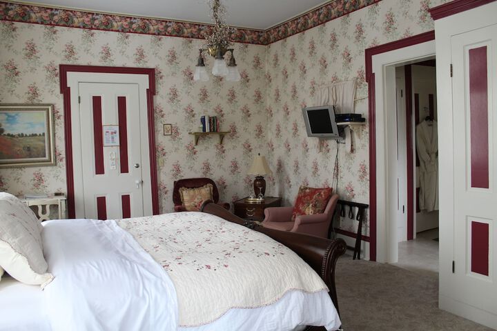 Room 33 of 63