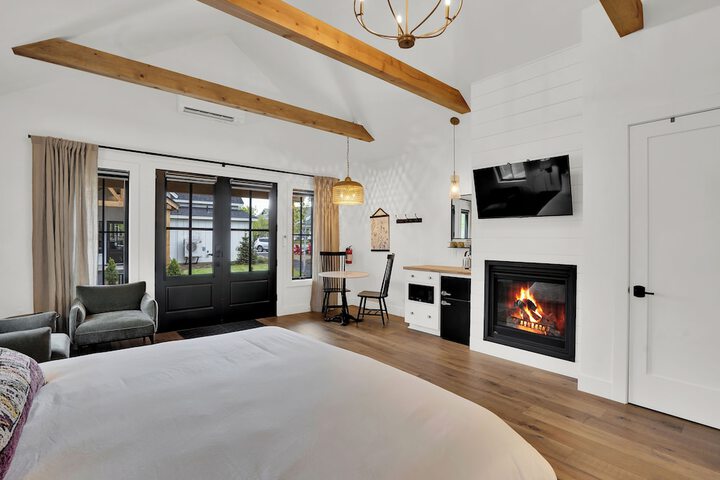 Room 15 of 37