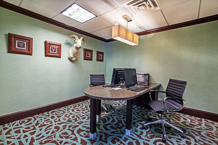 Business Center 33 of 33