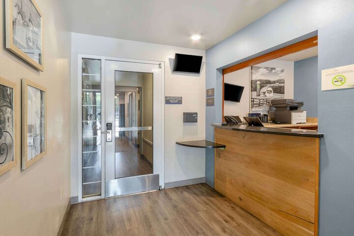 Hotel Interior 10 of 31
