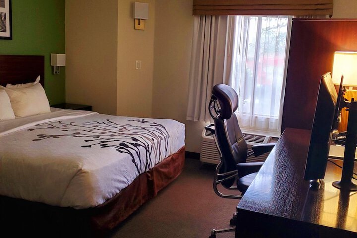 Room 15 of 27