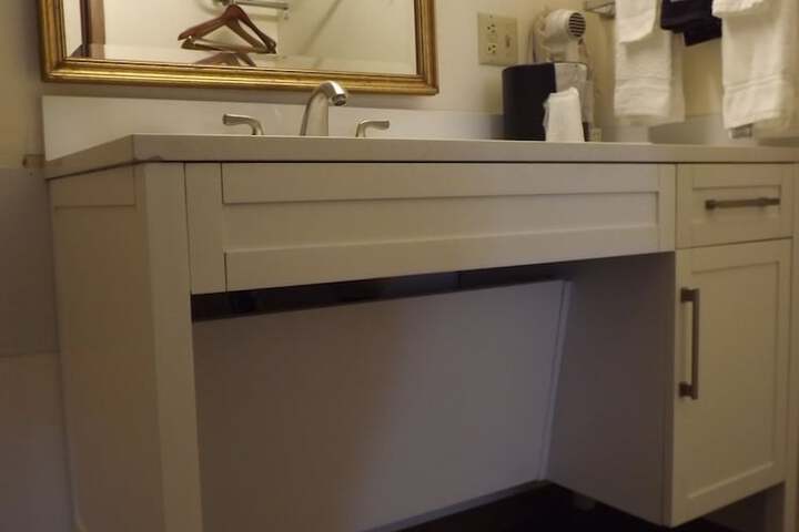 Room 125 of 175