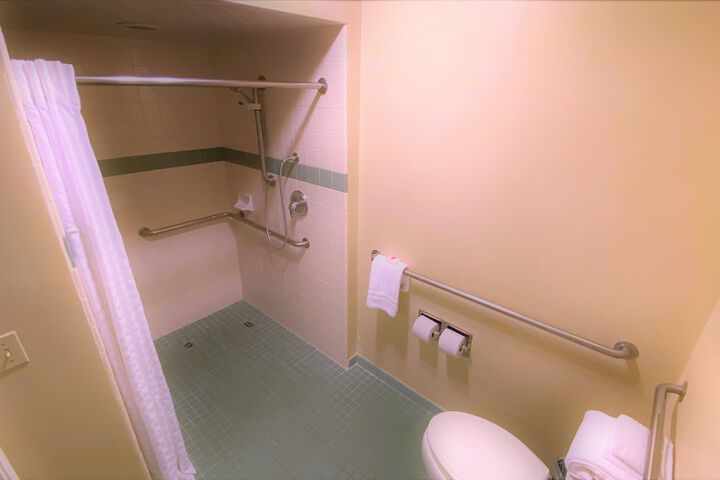 Room 25 of 42