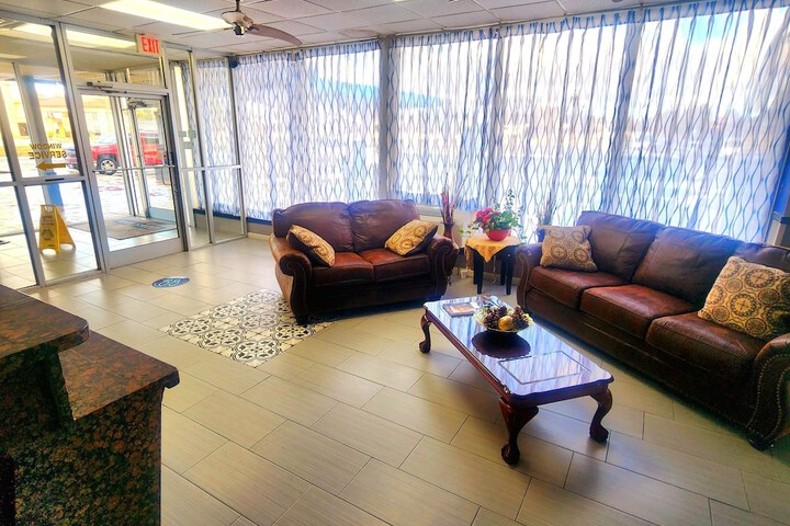 Days Inn by Wyndham Washington