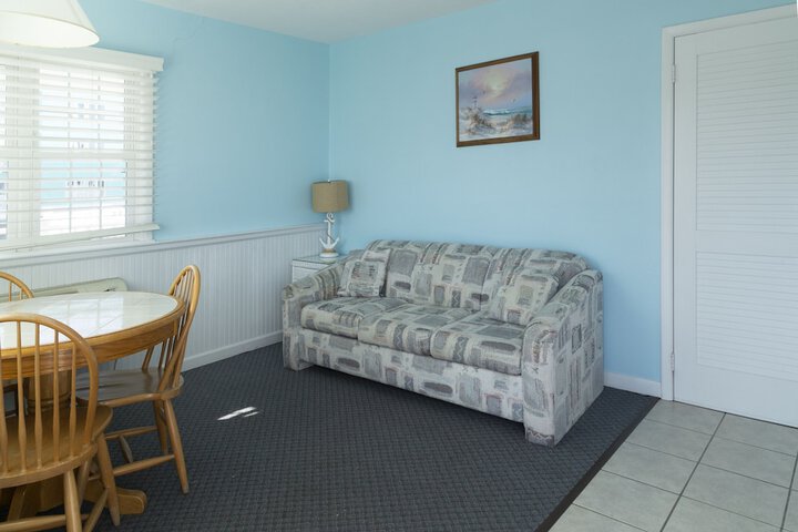 Room 33 of 36