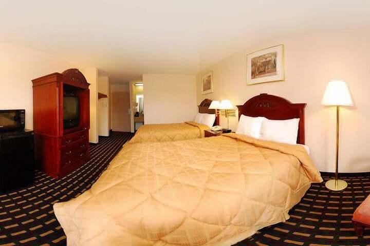 Room 17 of 28