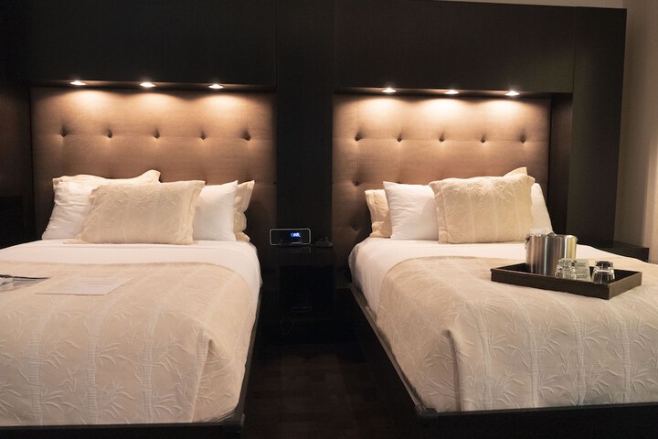 Room 11 of 32
