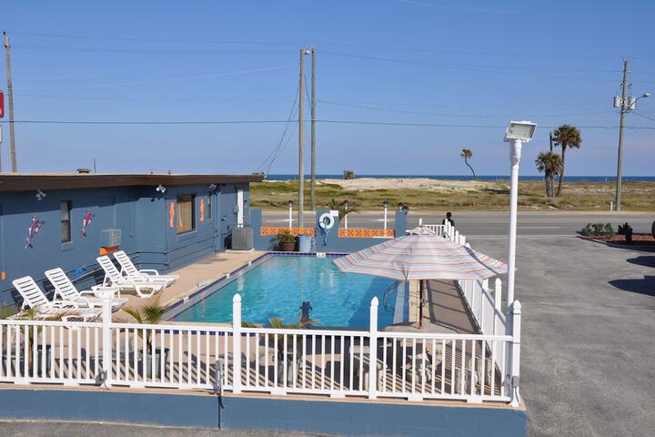 Pool 4 of 42