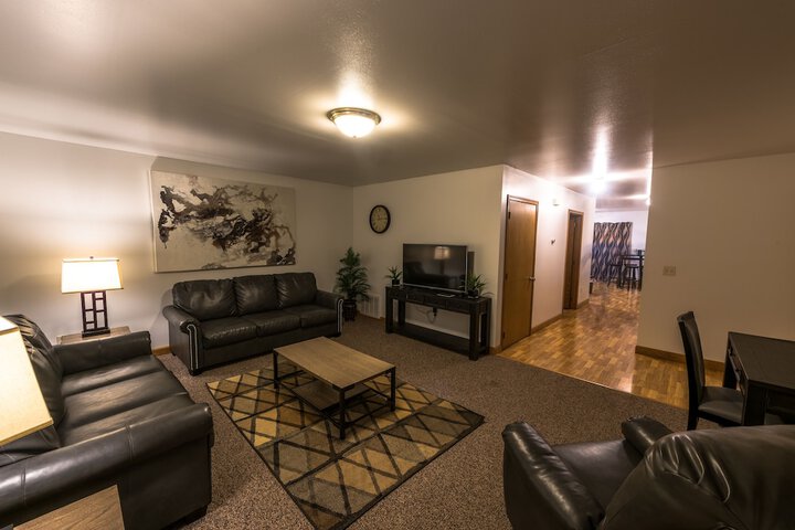 Room 6 of 16